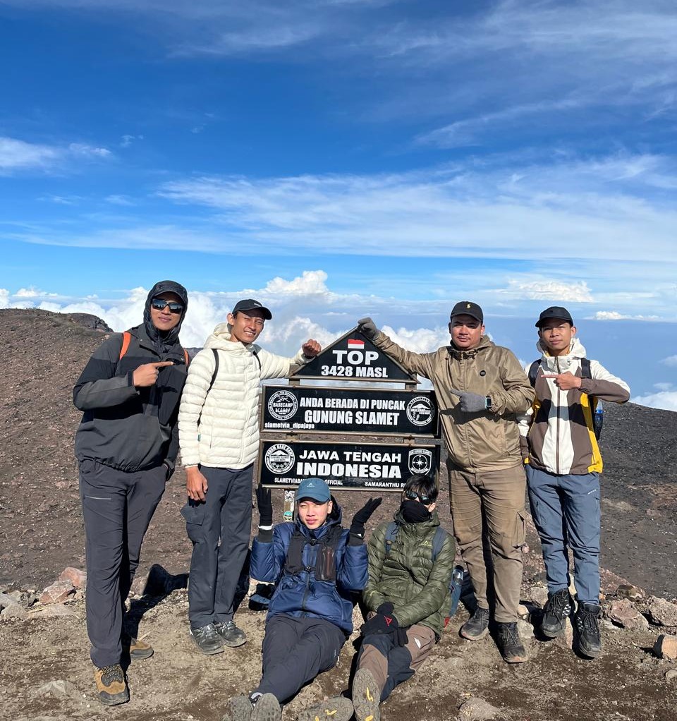Catatan Pendakian Gunung Slamet 3.428 MDPL via Bambangan dari Jakarta